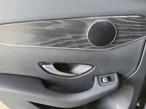 Used 2018 Mercedes-Benz GLC 300 image 18