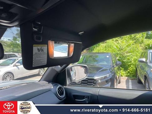 Used 2022 Toyota Tacoma TRD Off-Road w/ Technology Package AWD/4WD image 35