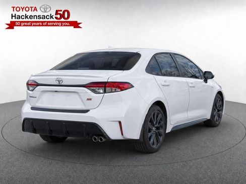 Used 2024 Toyota Corolla SE FWD image 4