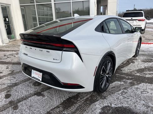 Used 2025 Toyota Prius XLE image 11