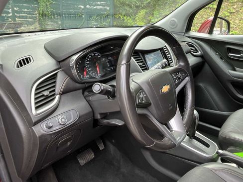 Used 2021 Chevrolet Trax LT w/ Sport Edition image 10
