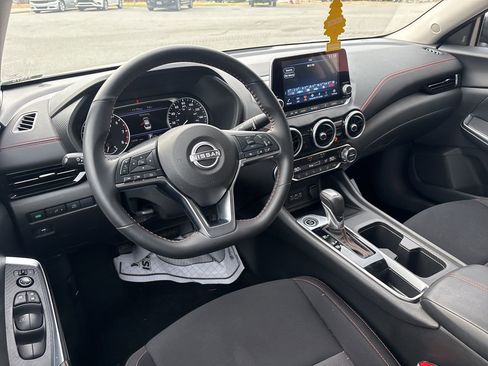 Used 2025 Nissan Sentra SR image 4