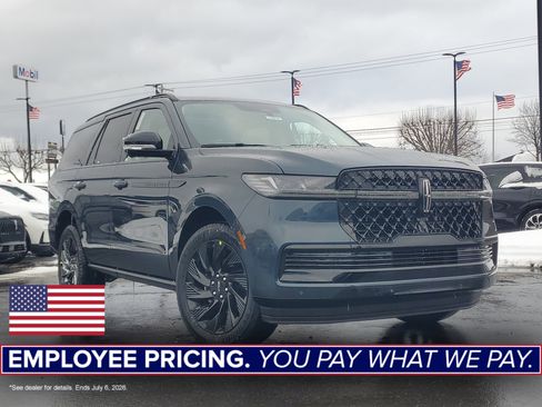 New 2026 Lincoln Navigator Reserve w/ Jet Appearance Package AWD/4WD image 1