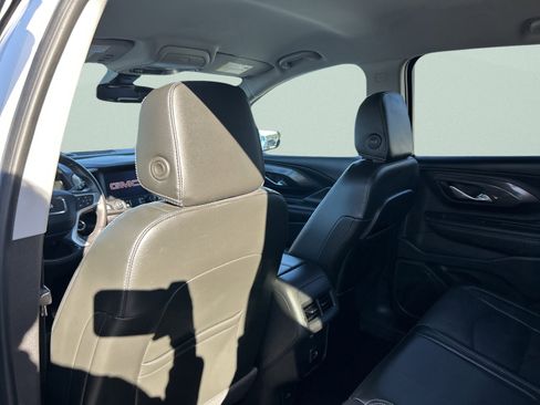 Used 2022 GMC Terrain SLT image 29