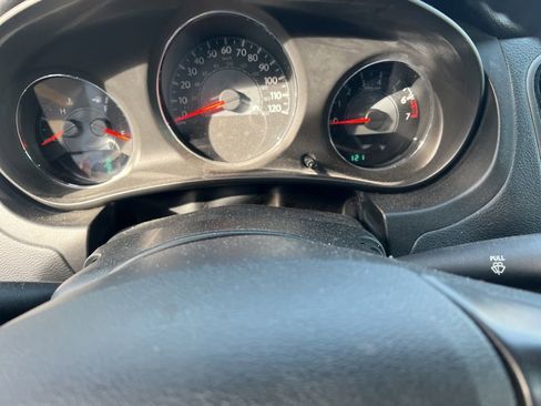 Used 2013 Chrysler 200 Limited w/ 2013.5MY 200S Special Edition image 9