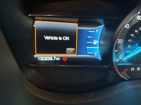 Used 2018 Ford Explorer XLT w/ Equipment Group 202A AWD/4WD image 11