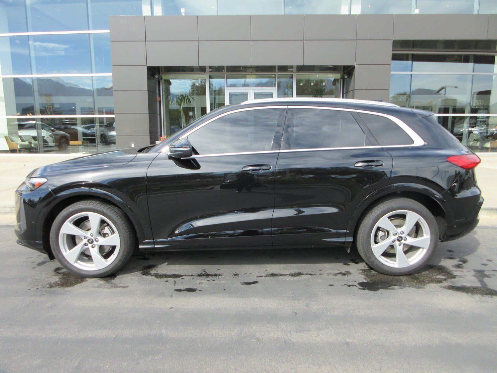Used 2025 Audi Q5 Prestige AWD/4WD image 3