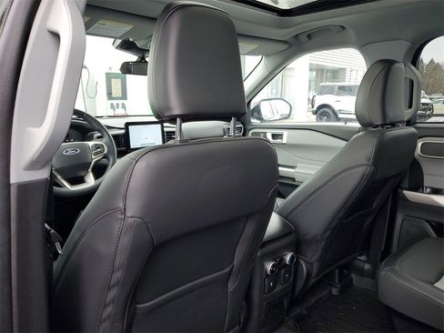 Used 2023 Ford Explorer XLT w/ Equipment Group 202A image 32