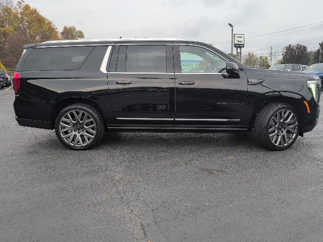 Used 2026 GMC Yukon XL Denali Ultimate w/ LPO, Floor Liner Package AWD/4WD image 6
