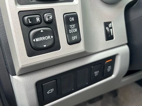 Used 2008 Toyota Sequoia Limited image 34