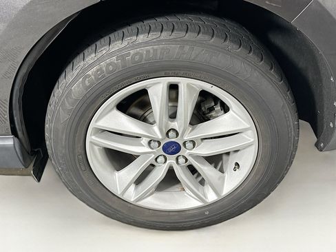 Used 2018 Ford Edge SEL w/ Equipment Group 201A AWD/4WD image 11
