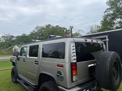 Used 2003 HUMMER H2 w/ Preferred Equipment Group image 3