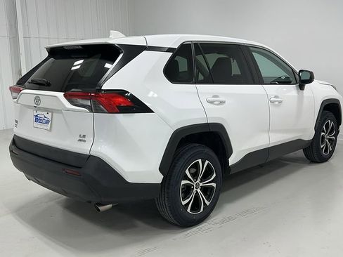 Used 2022 Toyota RAV4 LE image 5