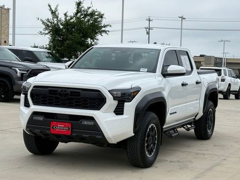 Used 2024 Toyota Tacoma TRD Off-Road AWD/4WD image 7