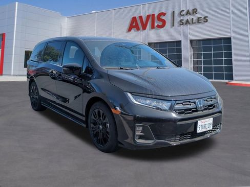 Used 2025 Honda Odyssey Sport-L image 3