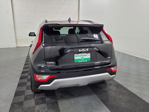 Used 2023 Kia Niro EX image 6