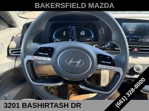 Used 2024 Hyundai Elantra SE FWD image 18