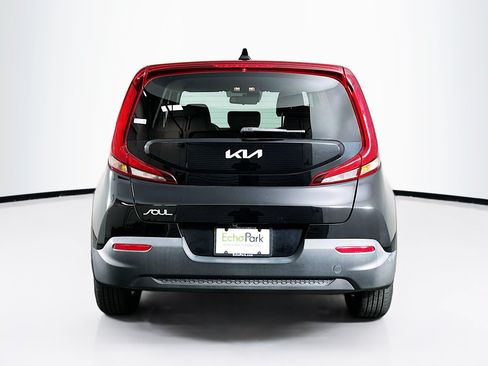 Used 2022 Kia Soul LX w/ Technology Package FWD image 7