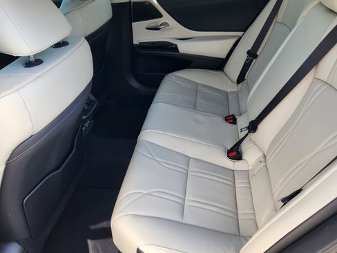 New 2025 Lexus ES 350 Luxury image 14