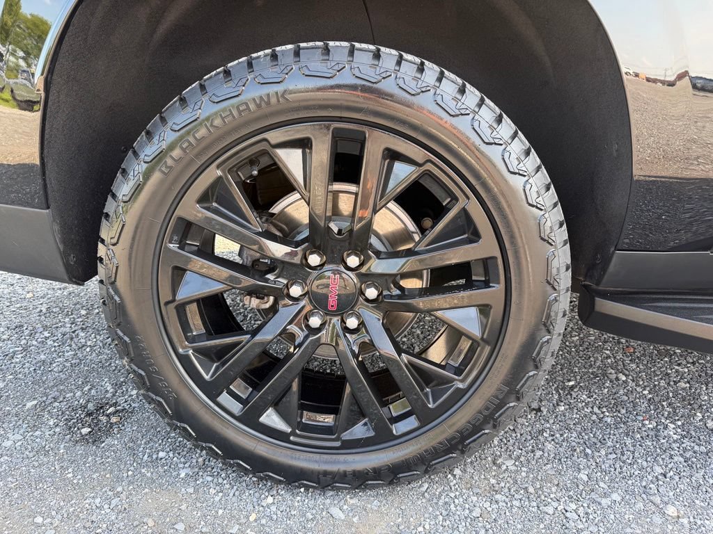 Used 2025 GMC Yukon XL Elevation AWD/4WD image 22