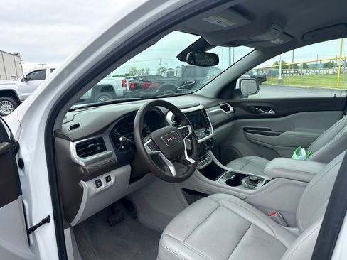 Used 2023 GMC Acadia SLT FWD image 7
