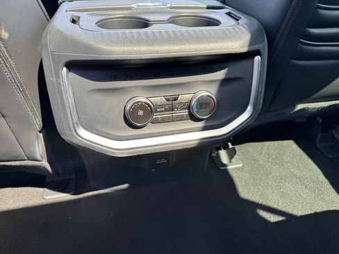 Used 2025 Ford Expedition Platinum AWD/4WD image 16