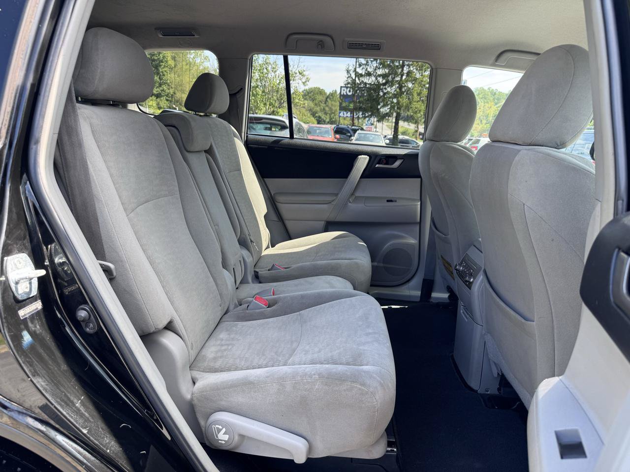 Used 2013 Toyota Highlander Plus FWD image 17