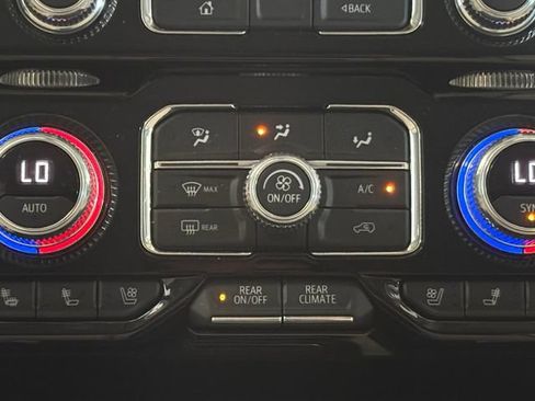 Used 2022 GMC Yukon XL Denali AWD/4WD image 5