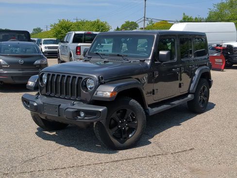 Used 2021 Jeep Wrangler Unlimited Sahara AWD/4WD image 1