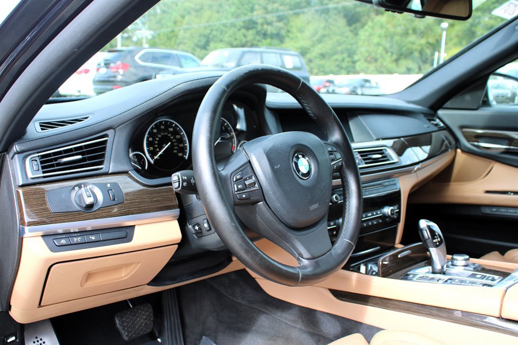 Used 2012 BMW 750Li xDrive AWD/4WD image 15