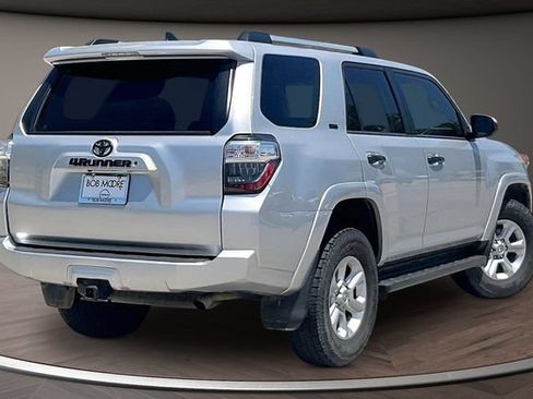 Used 2020 Toyota 4Runner SR5 AWD/4WD image 2
