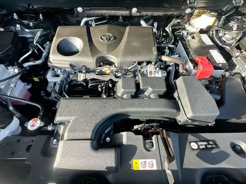 Used 2025 Toyota RAV4 Limited FWD image 12