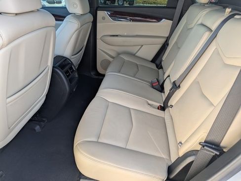 Used 2018 Cadillac XT5 Luxury w/ Driver Awareness Package image 20