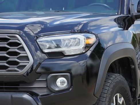 Used 2023 Toyota Tacoma TRD Off-Road w/ Technology Package AWD/4WD image 4