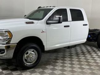 Used 2024 RAM 3500 Tradesman w/ Max Tow Package RWD video 1
