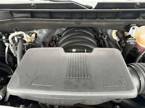 Used 2025 GMC Yukon XL Denali AWD/4WD image 9