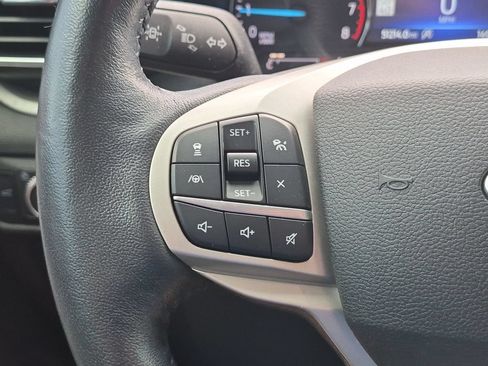 Used 2021 Ford Explorer XLT w/ Equipment Group 202A RWD image 11