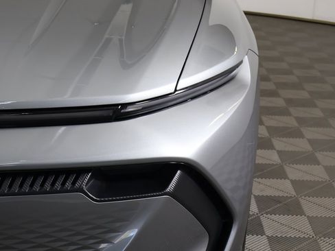 Used 2025 Chevrolet Equinox EV LT image 12