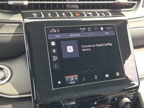 Used 2025 Jeep Grand Cherokee Altitude RWD image 21