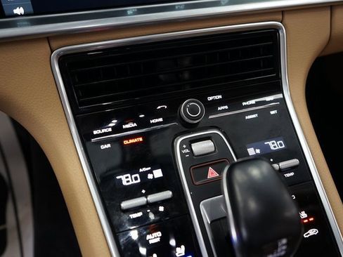 Used 2019 Porsche Panamera 4 image 43