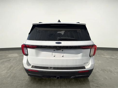 Certified 2025 Ford Explorer ST-Line w/ ST-Line Street Pack image 3