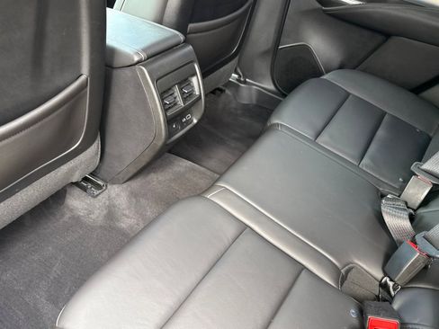 Used 2019 Cadillac XT4 Premium Luxury w/ Technology Package image 25