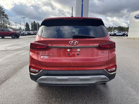 Used 2019 Hyundai Santa Fe SE image 4