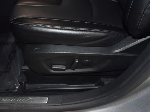 Used 2022 Ford Edge Titanium AWD/4WD image 32
