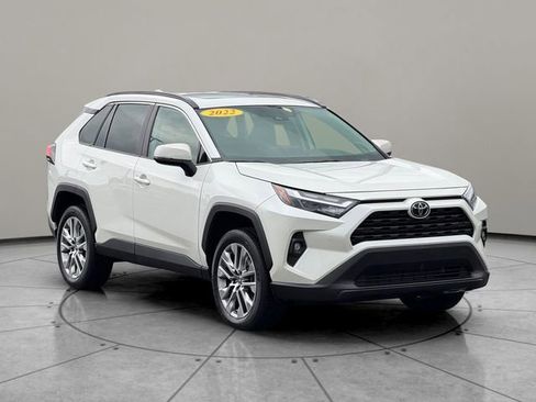 Certified 2022 Toyota RAV4 XLE Premium AWD/4WD image 8