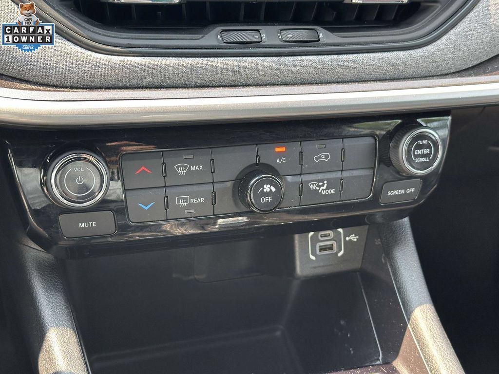 Used 2023 Jeep Compass Latitude AWD/4WD image 28