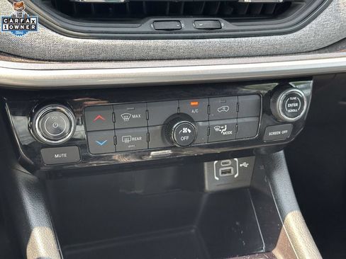 Used 2023 Jeep Compass Latitude AWD/4WD image 28
