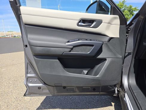 New 2026 Nissan Pathfinder SL AWD/4WD image 9
