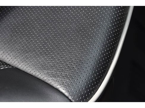 Used 2023 Chrysler Pacifica Limited w/ Uconnect Theater Family Group image 33