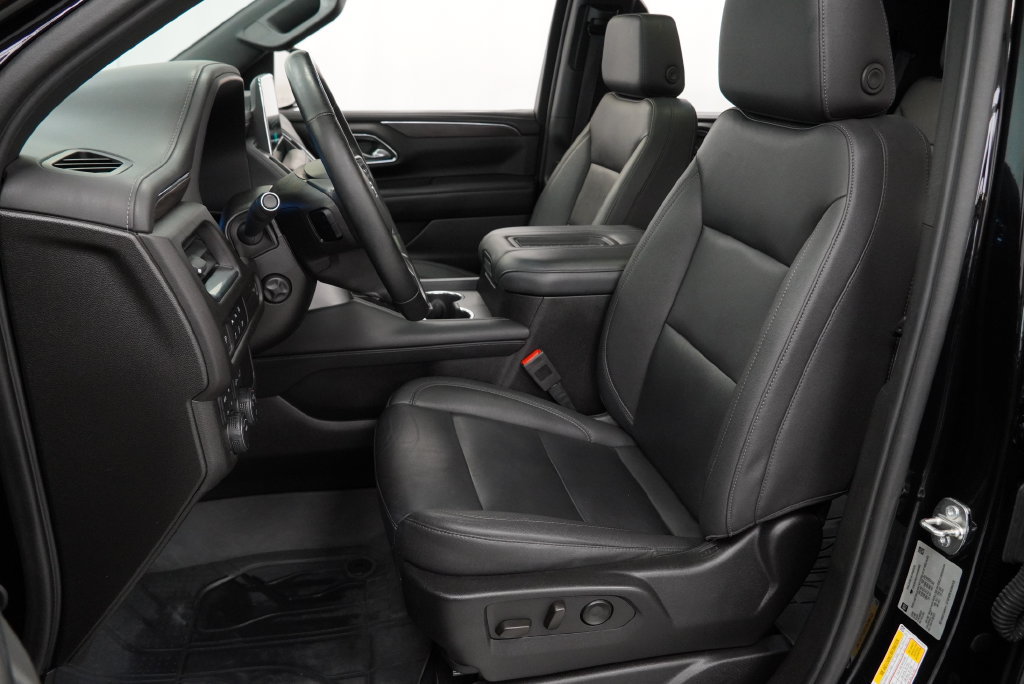 Certified 2023 Chevrolet Tahoe Z71 w/ Luxury Package AWD/4WD image 4